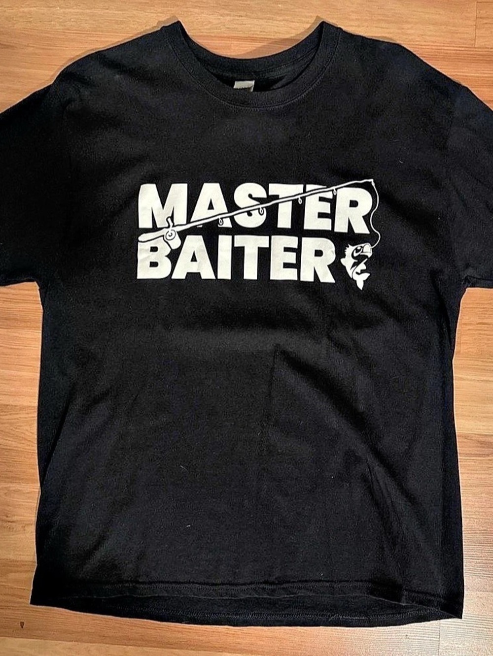 Gildan Master Baiter graphic tee Graphic Tee in Black Size Large